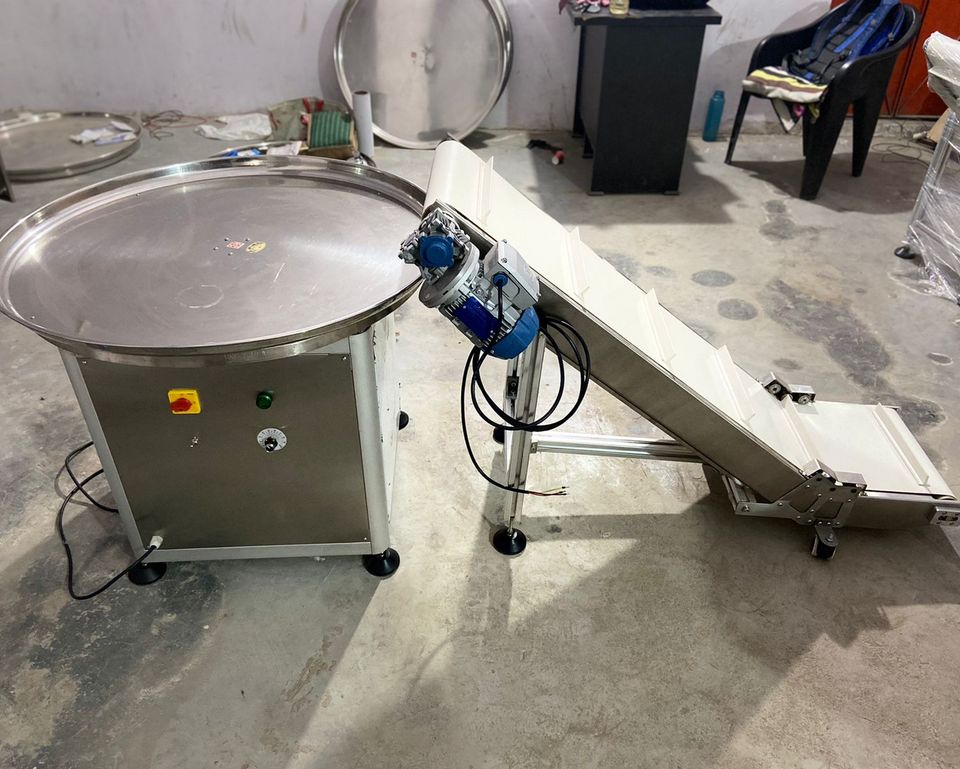 TURN OR ROTARY TABLE